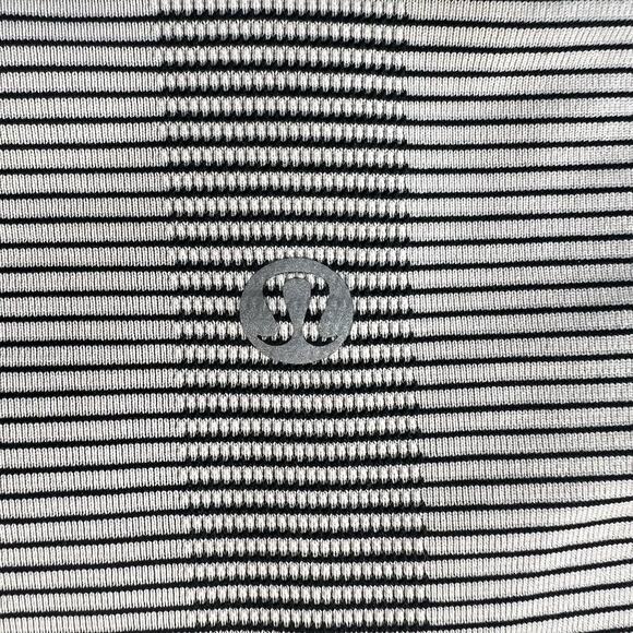 Lululemon Size 10 Run Swiftly Tech Long Sleeve Crew Tempo Stripe Black White - Picture 11 of 15
